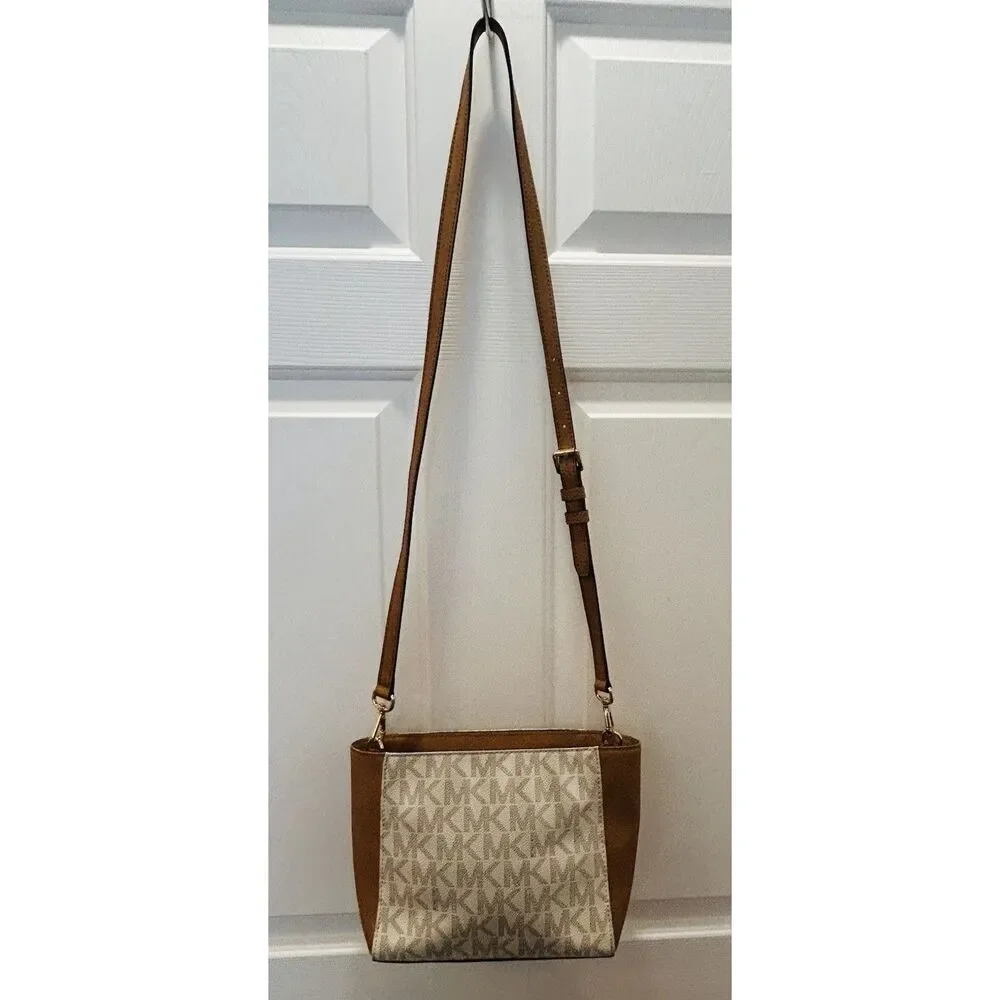 MICHAEL KORS HAMILTON TRAVELER SIGNATURE TOP ZIP MESSENGER ACORN SHOULDER BAG